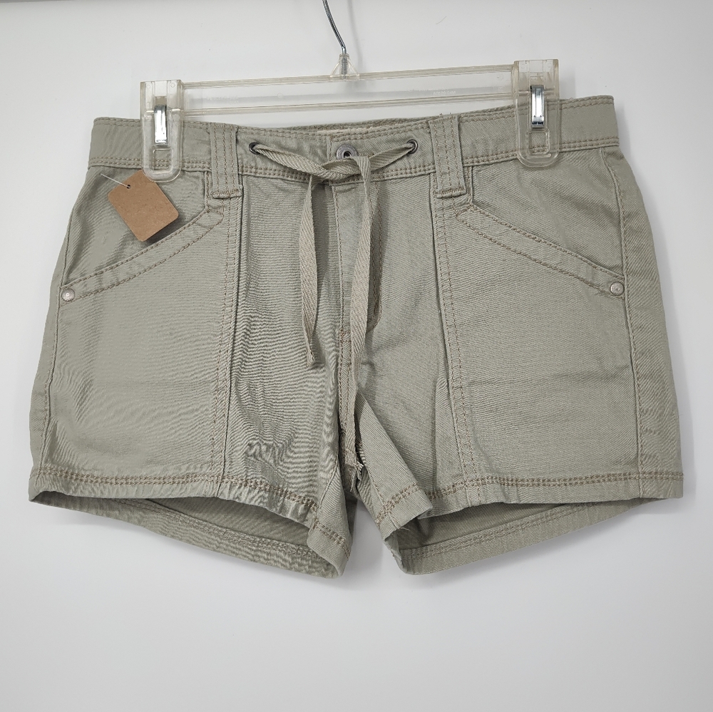 Bit & Bridle Women's Khaki Shorts Mid Rise Size 4